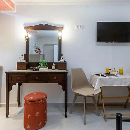 Apartment Eclectic *